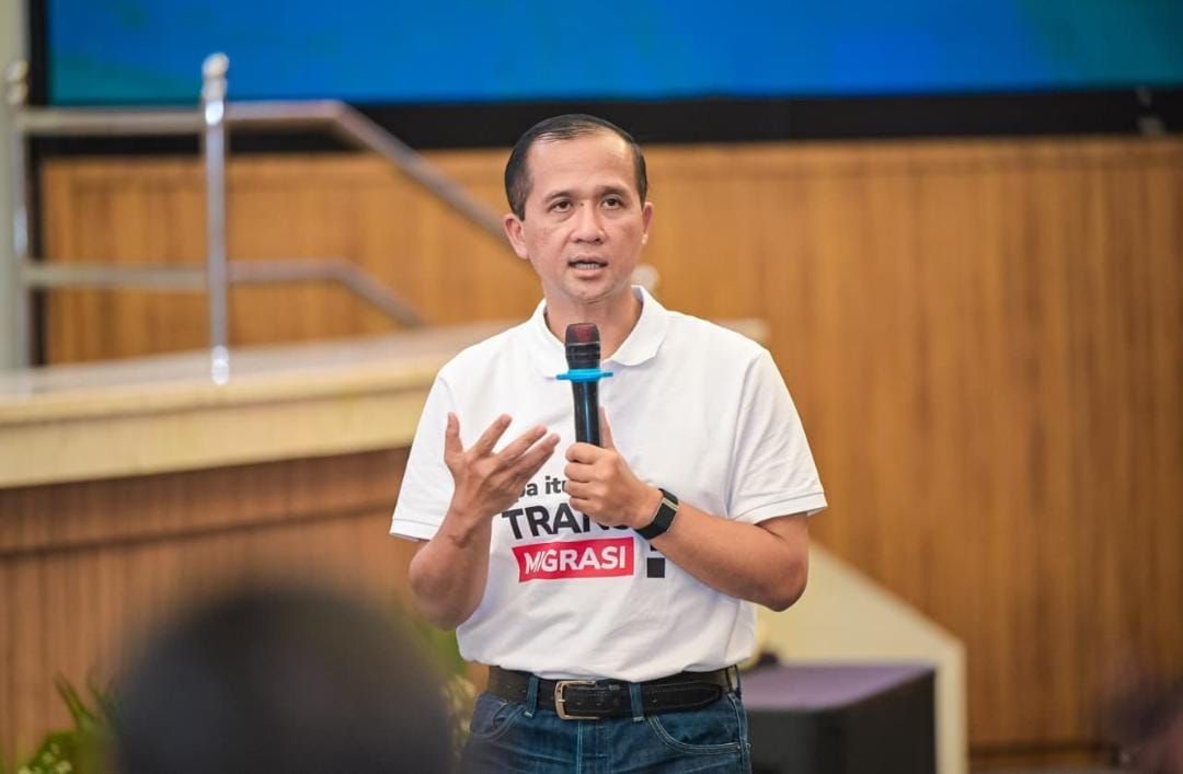 Menteri Transmigrasi M. Iftitah Sulaiman Suryanagara saat menyampaikan Kuliah Umum di depan lebih dari seribu mahasiswa/i Universitas Diponegoro (Undip), Semarang, Jawa Tengah 31 Oktober 2025. <b>(Humas Kementerian Transmigrasi)</b>