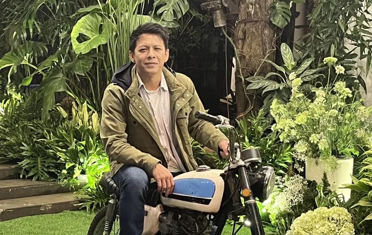 Musisi sekaligus aktor Nazril Irham atau akrab dikenal dengan nama Ariel NOAH akan memerankan karakter Dilan dalam dua film terbaru yang diumumkan dalam konferensi pers di kantor rumah produksi Falcon Pictures, Jakarta, Rabu 5 November 2025. ANTARA/S <b>(Antara)</b>