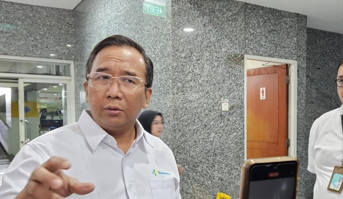 Arsip foto - Direktur Jenderal Pelayanan Kesehatan Kementerian Kesehatan Azhar Jaya ketika ditemui awak media di Jakarta, Kamis 21 November 2025. ANTARA/Mecca Yumna <b>(Antara)</b>
