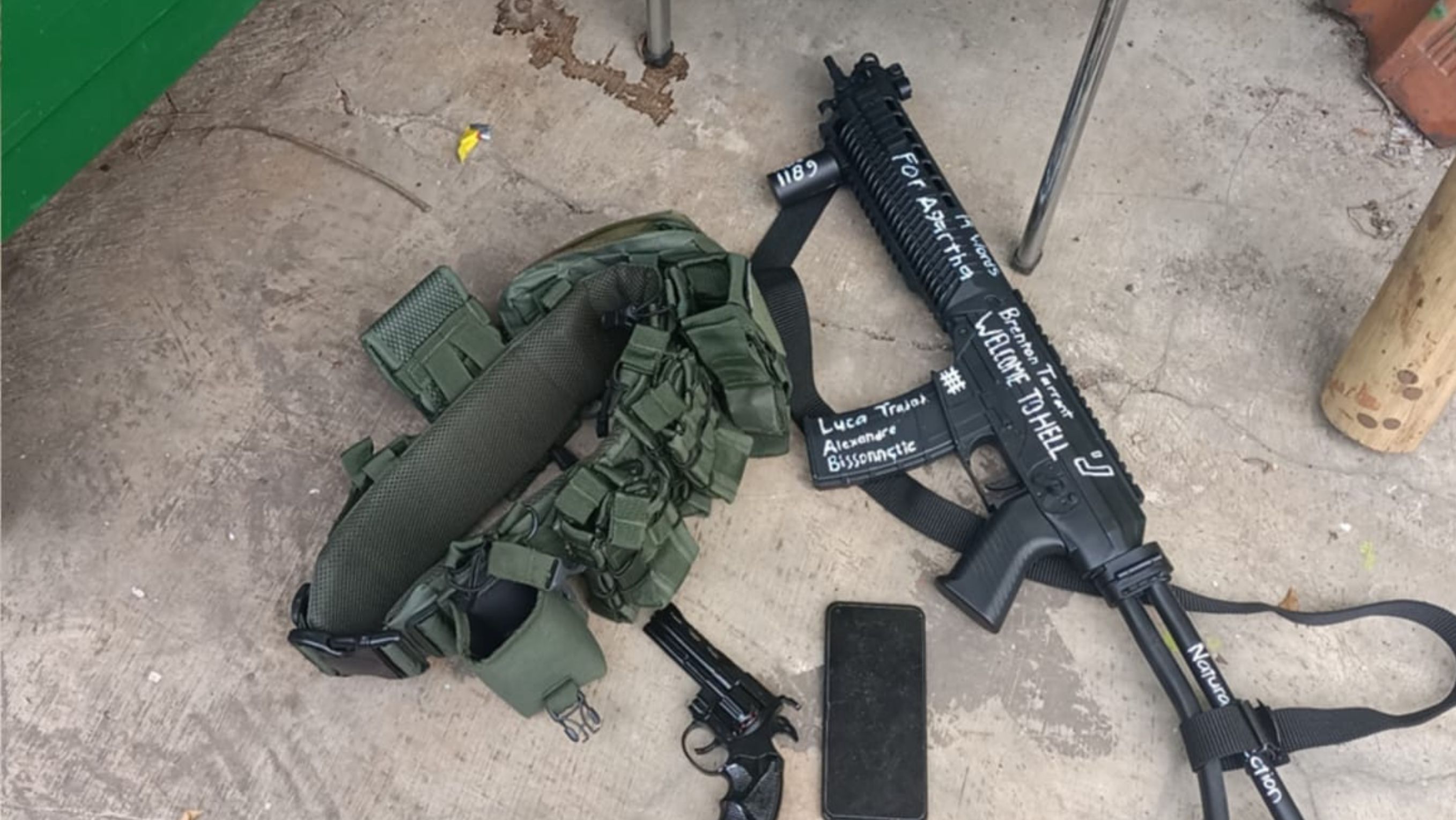 Senjata yang ditemukan di SMAN 72. <b>(Istimewa)</b>