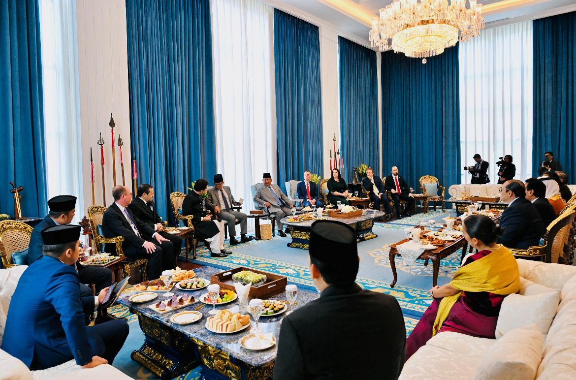 Dua belas duta besar luar biasa dan berkuasa penuh (LBBP) negara sahabat telah menyerahkan surat kepercayaan kepada Presiden Prabowo Subianto <b>(Sekretariat Presiden)</b>