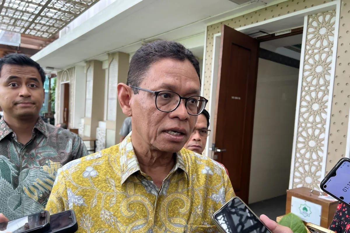 Wakil Menteri ESDM Yuliot Tanjung memberi keterangan ketika ditemui di Kementerian ESDM, Jakarta, Jumat 7 November 2025. (ANTARA/Putu Indah Savitri) <b>(Antara)</b>