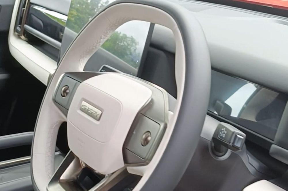 Interior SUV listrik off-road Chery J6T. (Foto: Adiantoro/NTV)