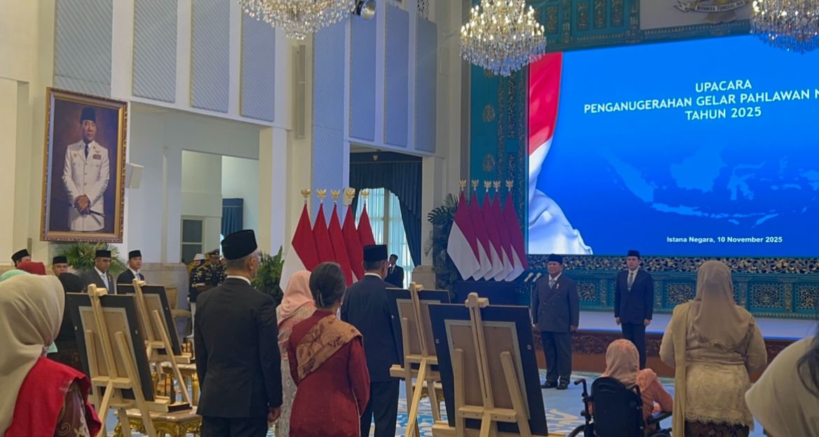 Prabowo Anugerahkan Gelar Pahlawan Nasional kepada 10 Tokoh Berjasa di Istana Negara  <b>(NTVnews.id)</b>