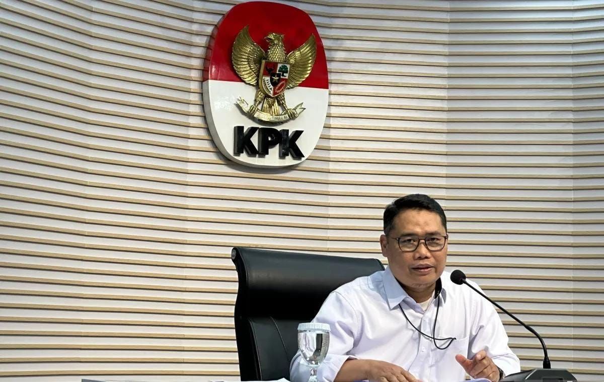Pelaksana Tugas Deputi Penindakan dan Eksekusi Komisi Pemberantasan Korupsi Asep Guntur Rahayu memberikan keterangan di Gedung Merah Putih KPK, Jakarta, Rabu 5 November 2025. (ANTARA/Rio Feisal) <b>(Antara)</b>