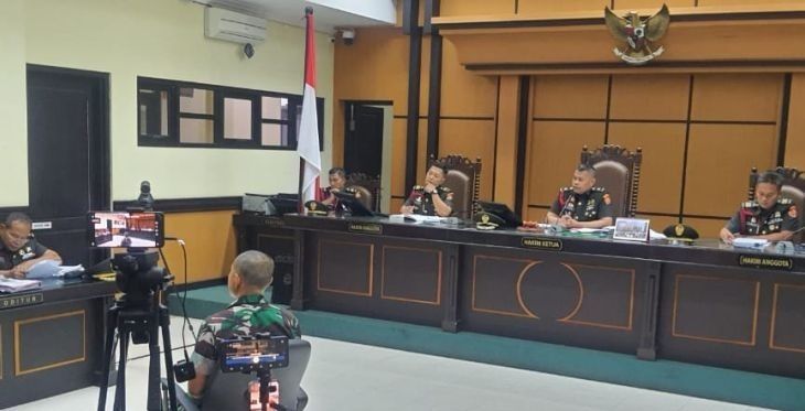 Sidang pemeriksaan saksi atas seorang terdakwa yakni Lettu Inf Ahmad Faisal selaku Komandan Kompi A (atasan langsung Prada Lucky) di Pengadilan Militer III-15 Kupang NTT, Senin, 17 November 2025. ANTARA/Anwar Maga <b>(Antara)</b>