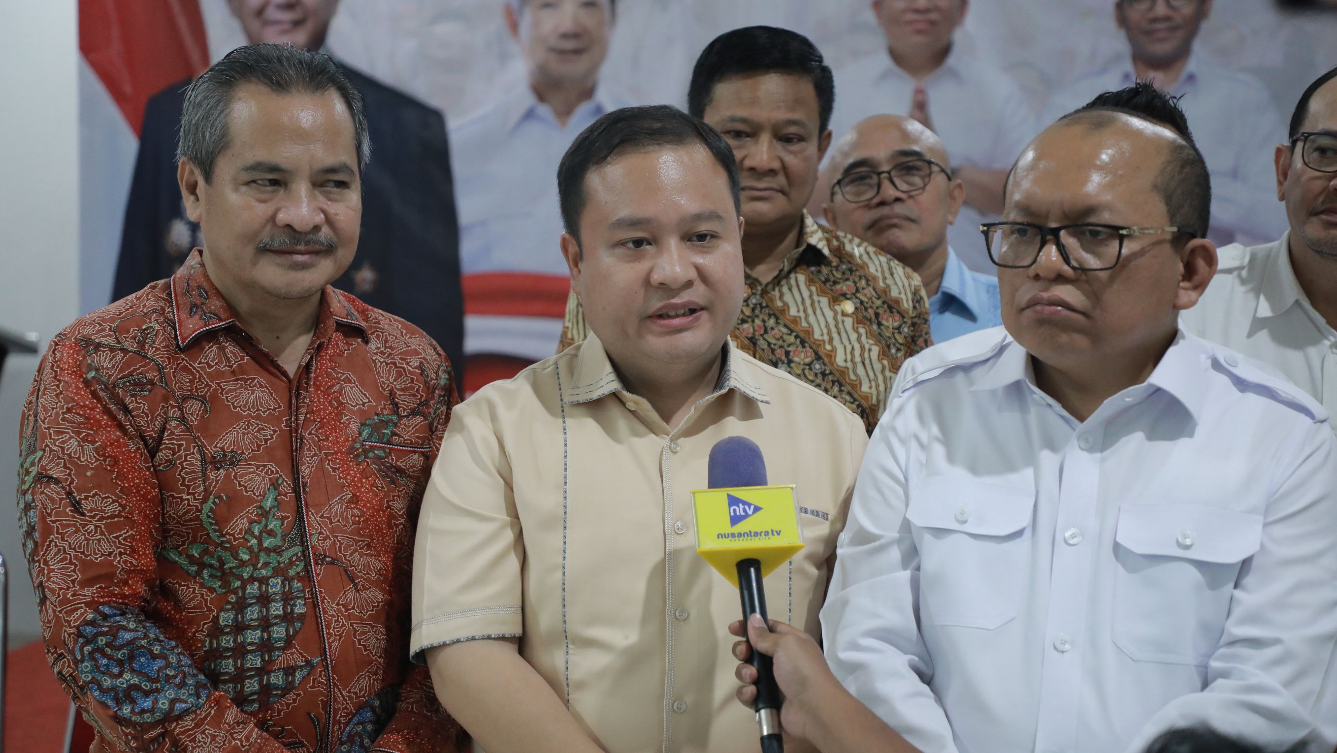 Dimpos Tampubolon dan Nikson Silalahi usai Ibadah Syukur Ulang Tahun Ke-17 Gekira <b>(Ntvnews)</b>