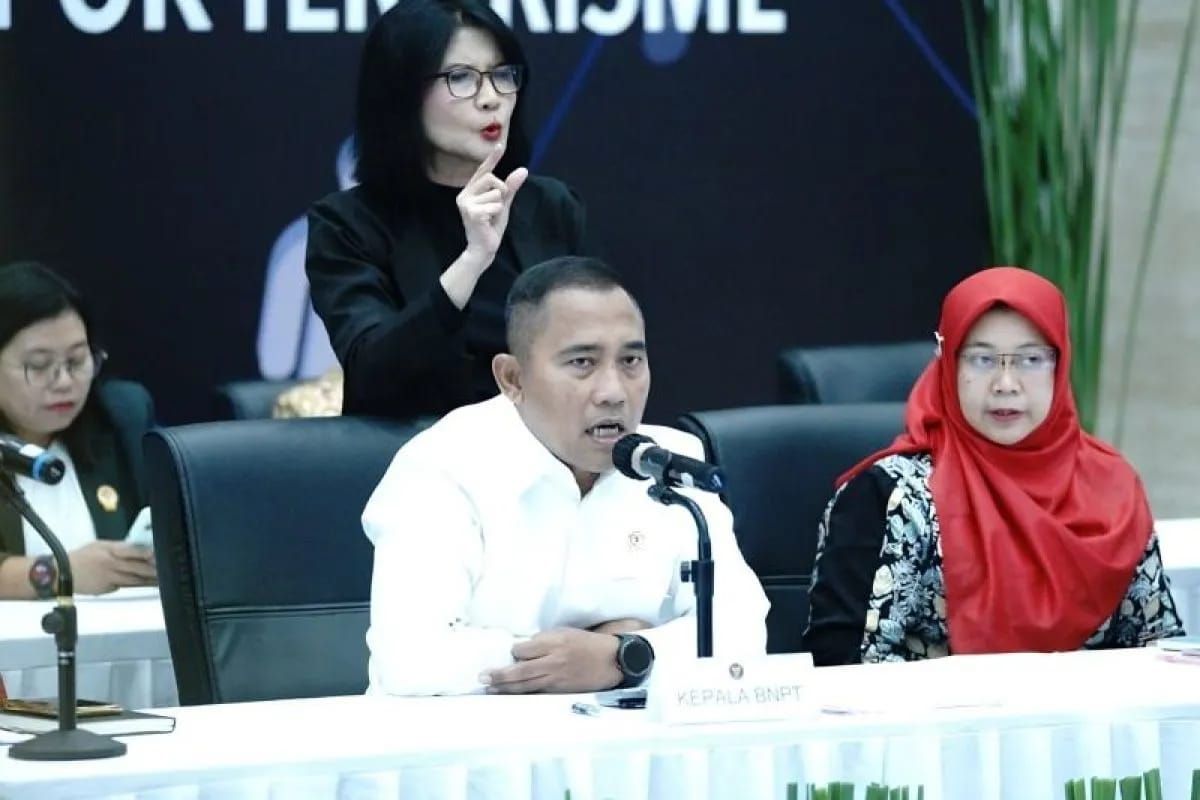 Kepala BNPT Komjen Eddy Hartono berbicara dalam konferensi pers "Penanganan Anak Rekrutmen Secara Online Terhadap Anak-anak Oleh Kelompok Terorisme" di Gedung Bareskrim Polri, Jakarta, Selasa 18 November 2025. (ANTARA/HO-Divisi Humas Polri) <b>(Antara)</b>
