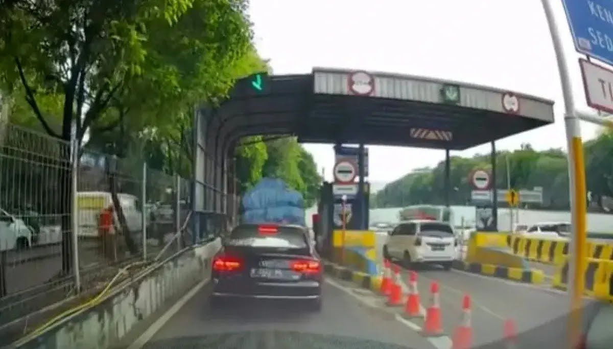 Polisi Sudah Tahu Pemilik Audi yang Terobos Pintu Tol TB Simatupang -  Ntvnews.id