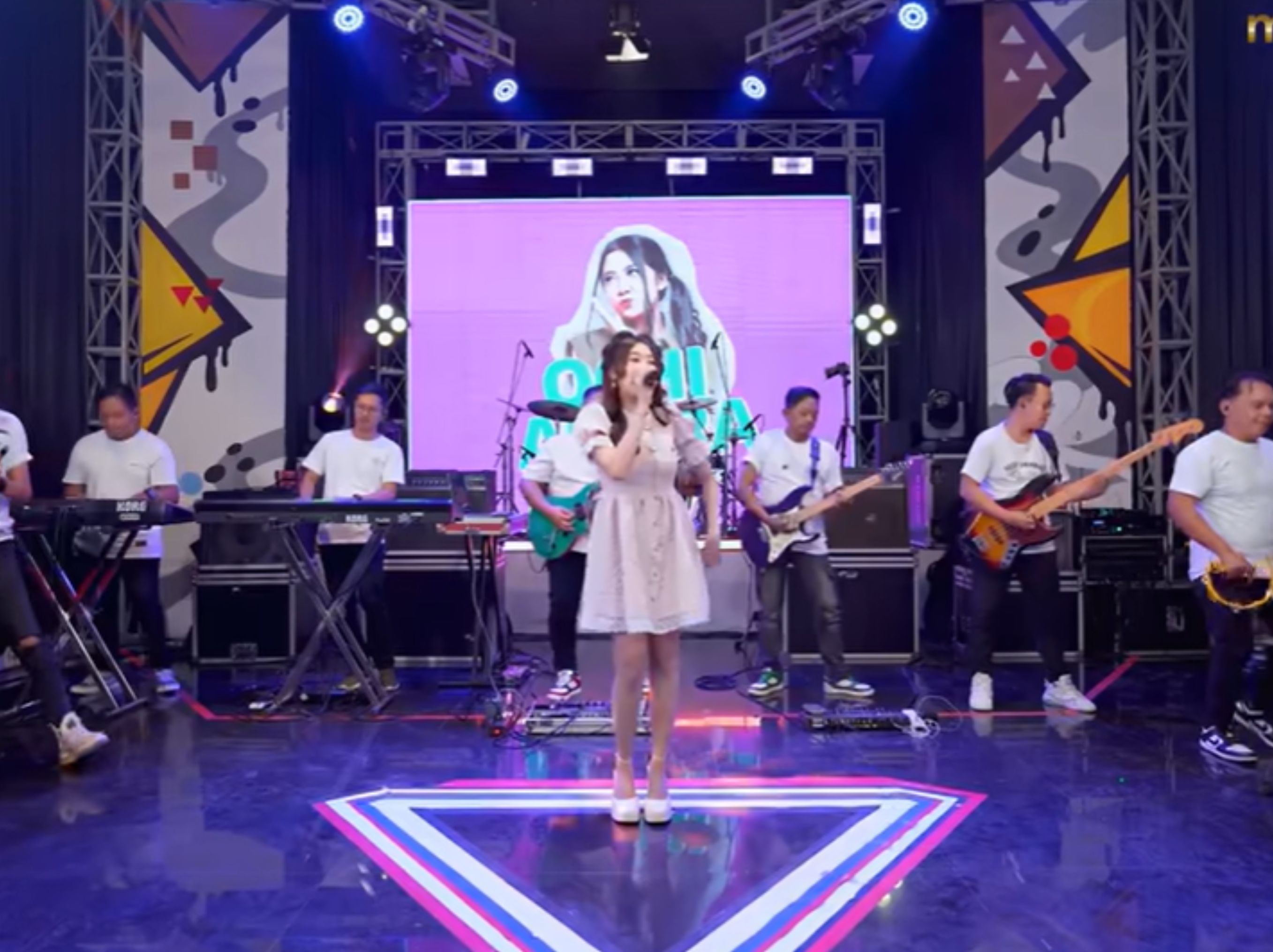 Ochi Alvira <b>(Megah Music ID)</b>