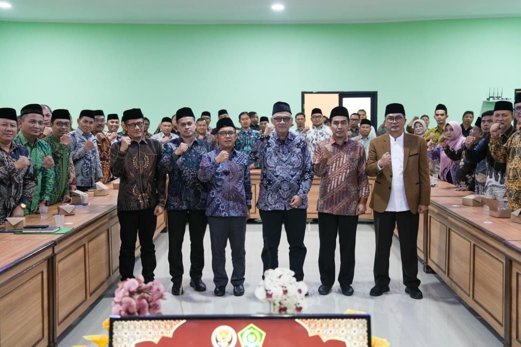 Menteri Haji dan Umrah (Menhaj) RI Mochamad Irfan Yusuf rampungkan struktur kelembagaan kantor wilayah (kanwil) tingkat provinsi dan kantor Kemenhaj untuk kabupaten/kota di Indonesia <b>(Kemenhaj)</b>
