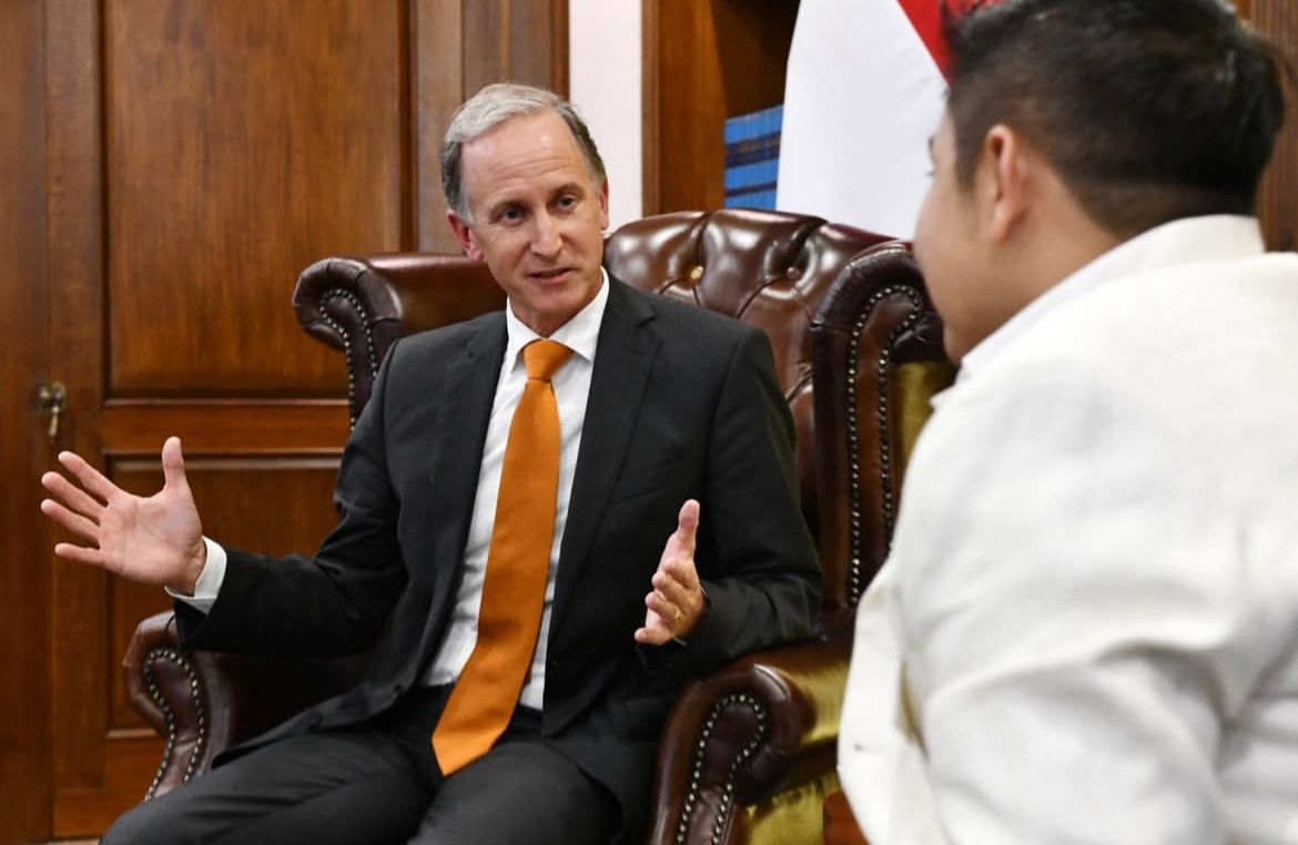 Sekretaris Kabinet (Seskab) Teddy Indra Wijaya menerima Duta Besar Belanda untuk Indonesia, Marc Gerritsen, dalam sebuah pertemuan di Gedung Sekretariat Kabinet <b>(Sekretariat Kabinet)</b>