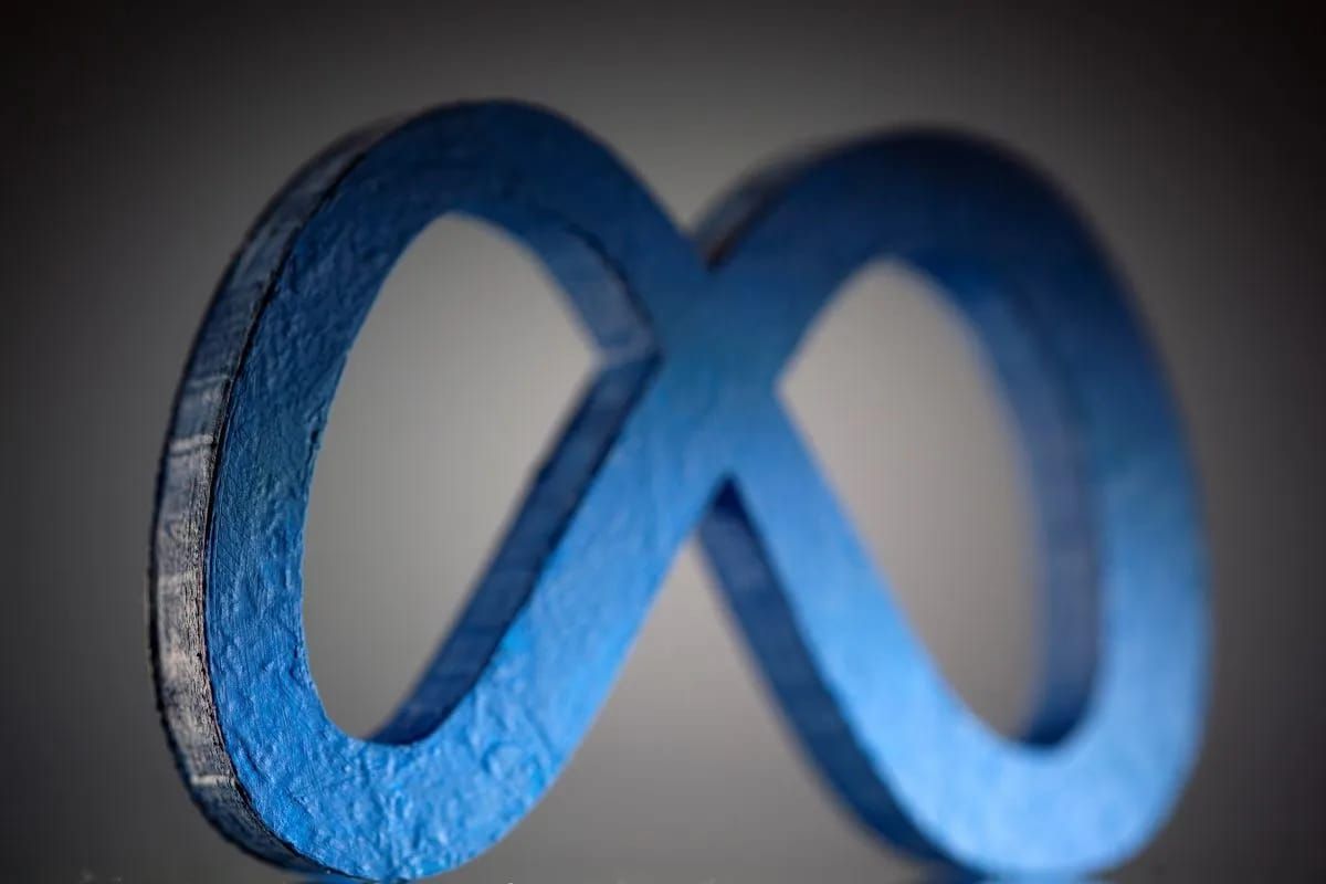 Ilustrasi - Logo tiga dimensi Meta. (REUTERS/Dado Ruvic) <b>(Antara)</b>