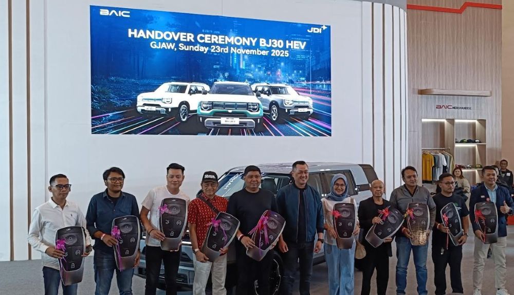 Sebanyak 100 unit BJ30 Hybrid kini siap dikirim kepada konsumen sebagai tahap awal distribusi nasional. (Foto: Adiantoro/NTV)