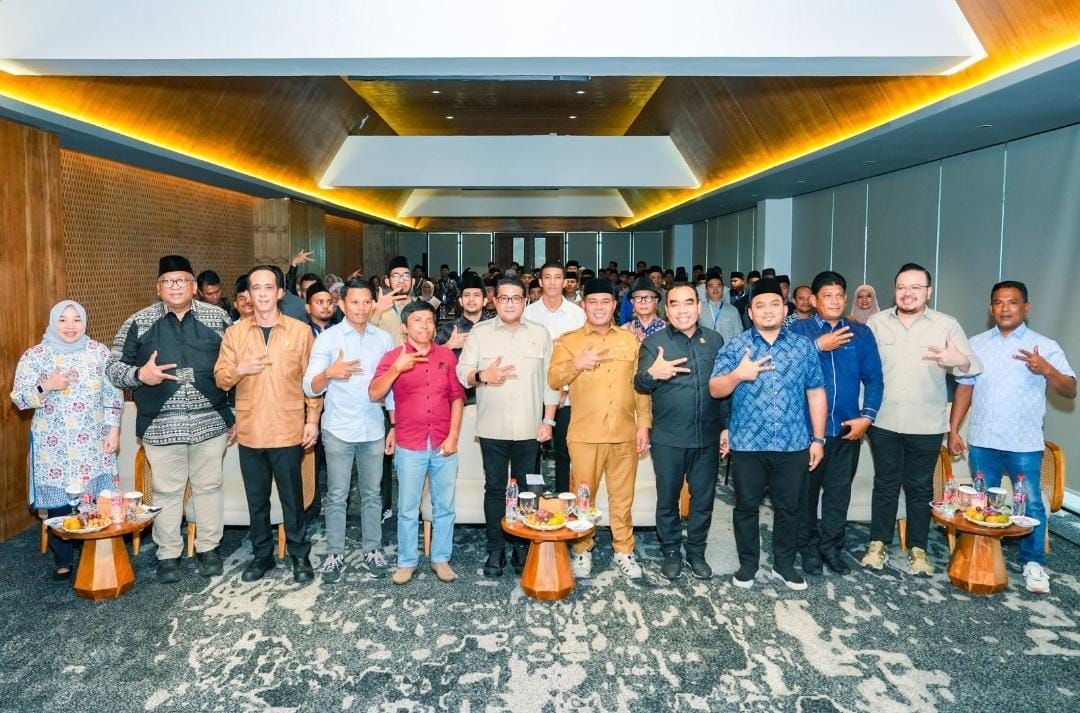 Kementerian Ekraf Latih Santri Jadikan Smartphone Sarana Produksi Kreatif  <b>(KEMENTERIAN EKONOMI KREATIF)</b>