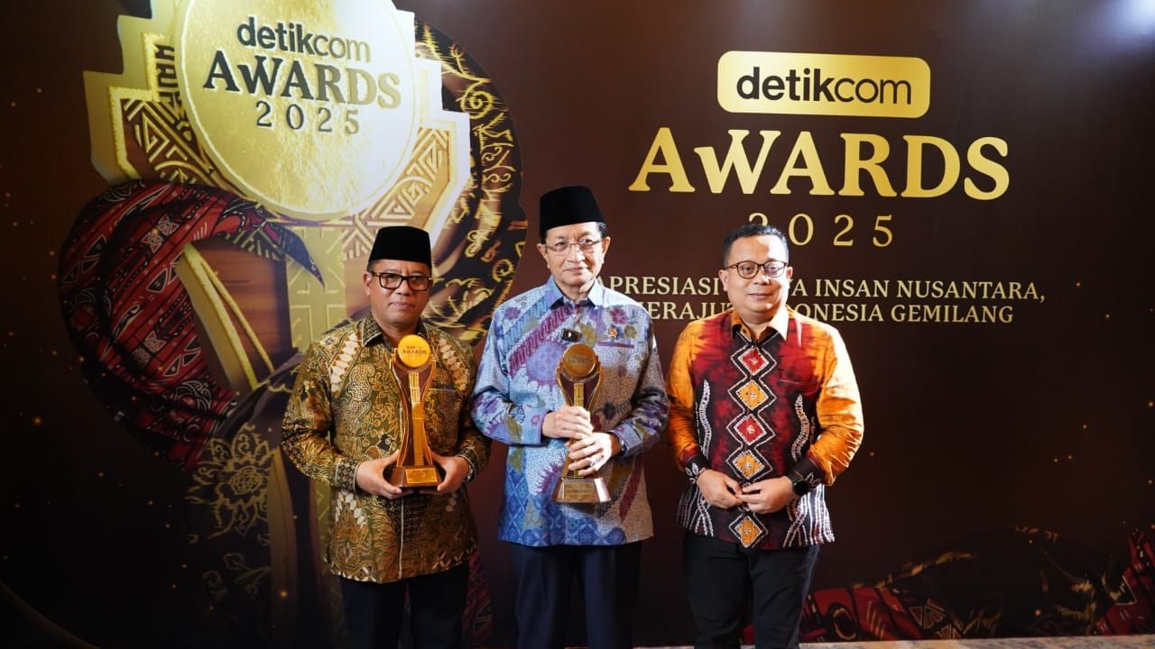 Menag Nasaruddin Umar, Menerima Penghargaan Tokoh Kerukunan Nasional <b>(kemenag ri)</b>