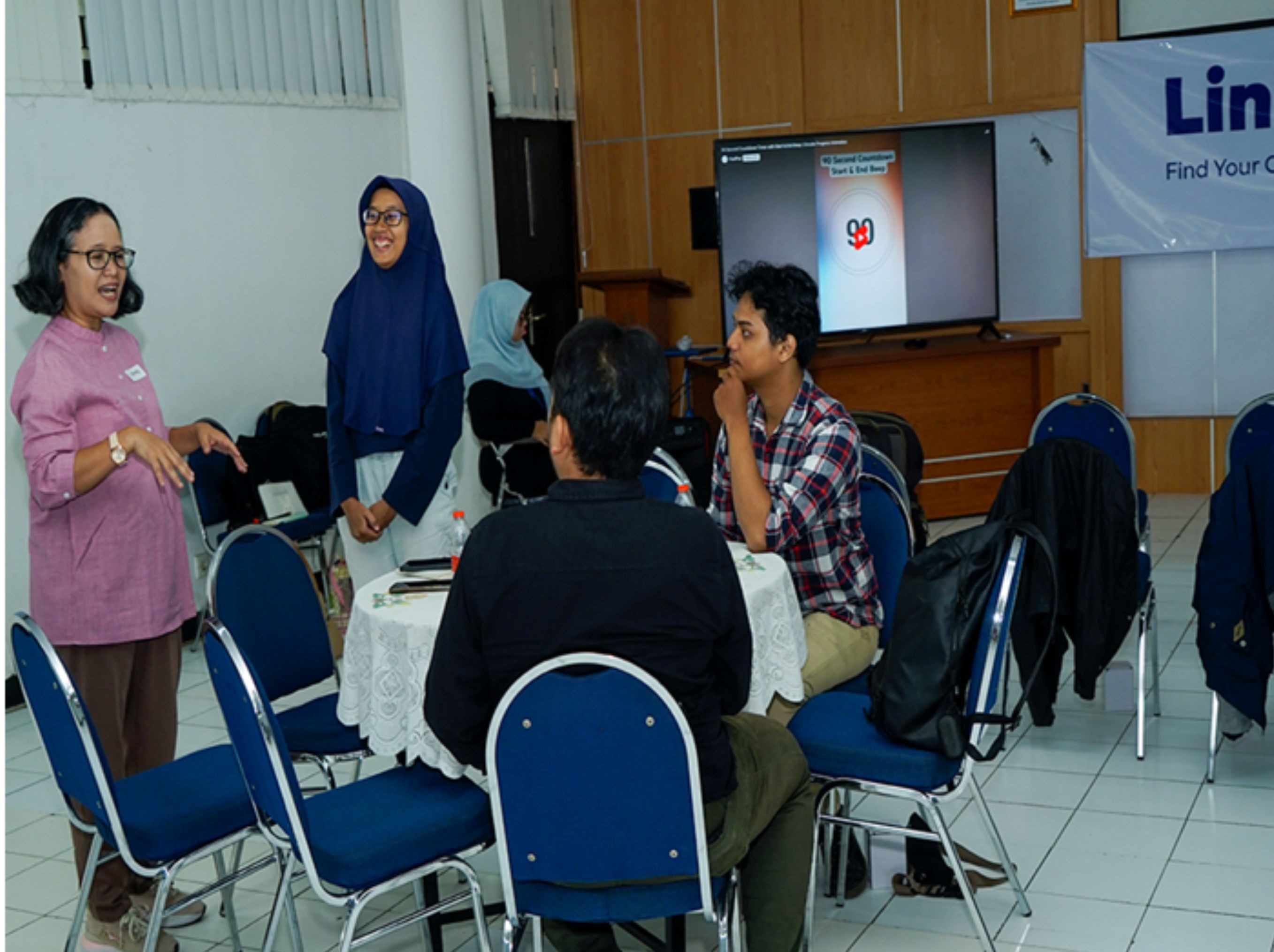 Mentor Lensi Mursida (ITK 25) dalam sesi Q &amp; A dengan Peserta LinK-Up!  <b>(dok)</b>