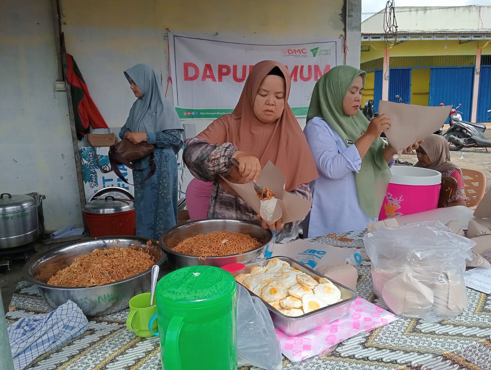 DMC Dompet Dhuafa Salurkan Bantuan Cepat untuk Ratusan Penyintas Banjir di Padang Pariaman dan Solok <b>(Dompet Dhuafa)</b>