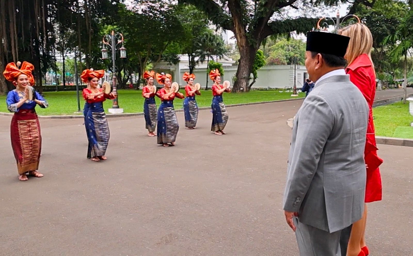 Momen Tari Indang Sumbar Sambut Ratu Maxima di Istana Merdeka <b>(Istimewa)</b>
