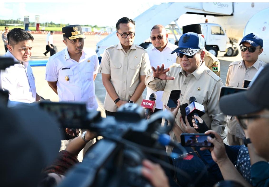 Prabowo Subianto menuntaskan rangkaian kunjungan kerjanya ke wilayah terdampak bencana banjir dan longsor di Sumatra Utara, Aceh, dan Sumatra Barat <b>(Setpres)</b>