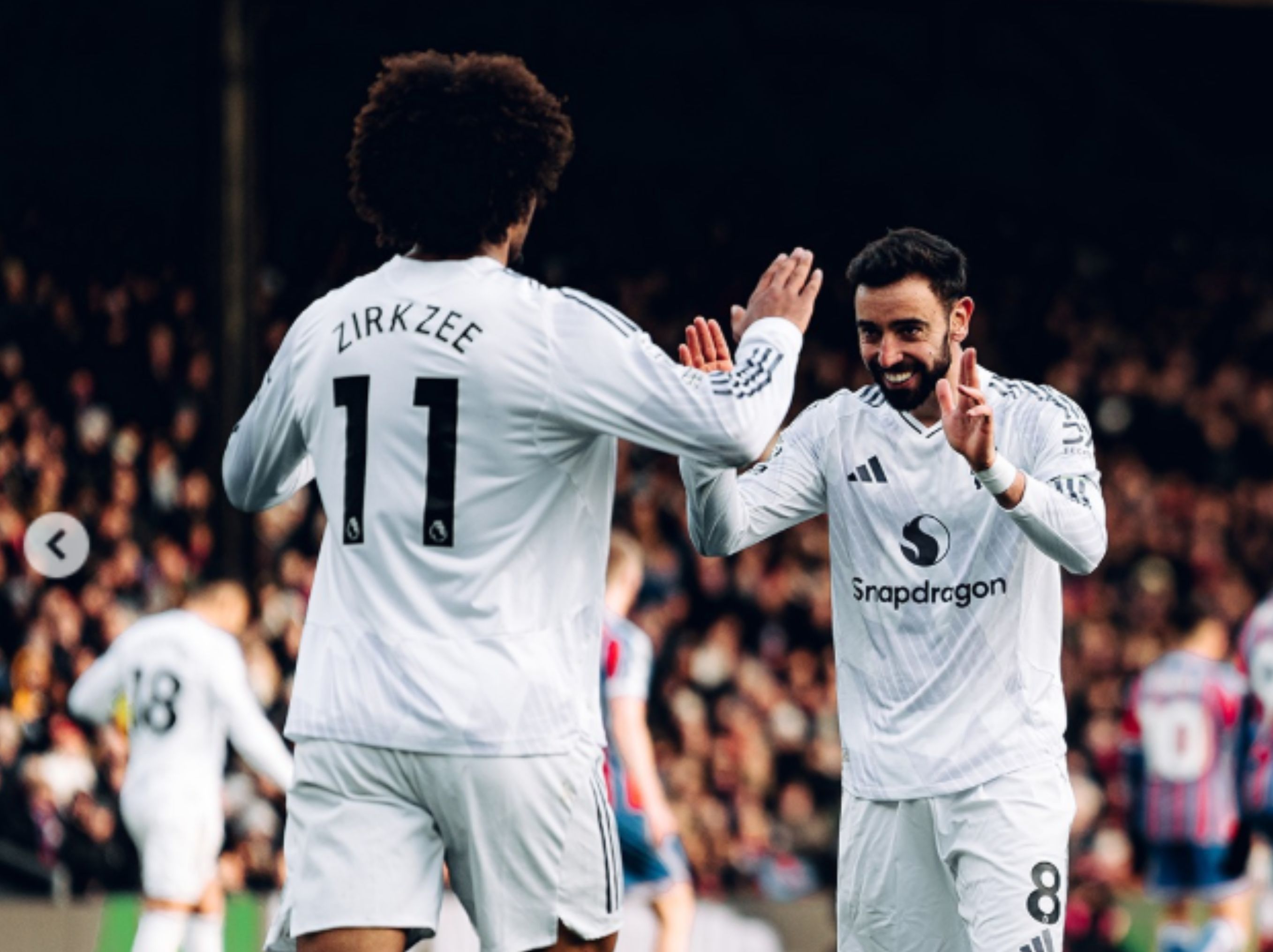 ZIRKZEE dan Bruno Fernandes <b>(IG MU)</b>