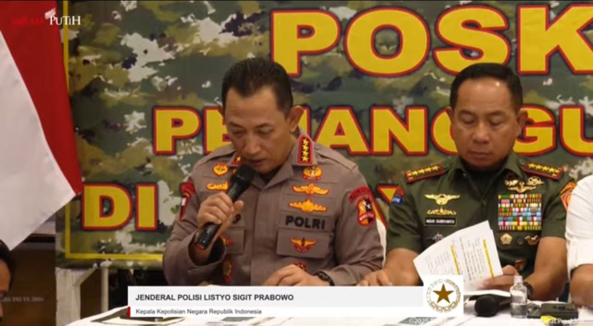 Kapolri Listyo Sigit di Keterangan Pers Perkembangan Penangulangan Bencana Sumatera <b>(Istimewa)</b>