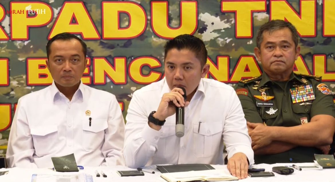 Sekretaris Kabinet Teddy Indra Wijaya di Keterangan Pers Perkembangan Penangulangan Bencana Sumatera <b>(Istimewa)</b>