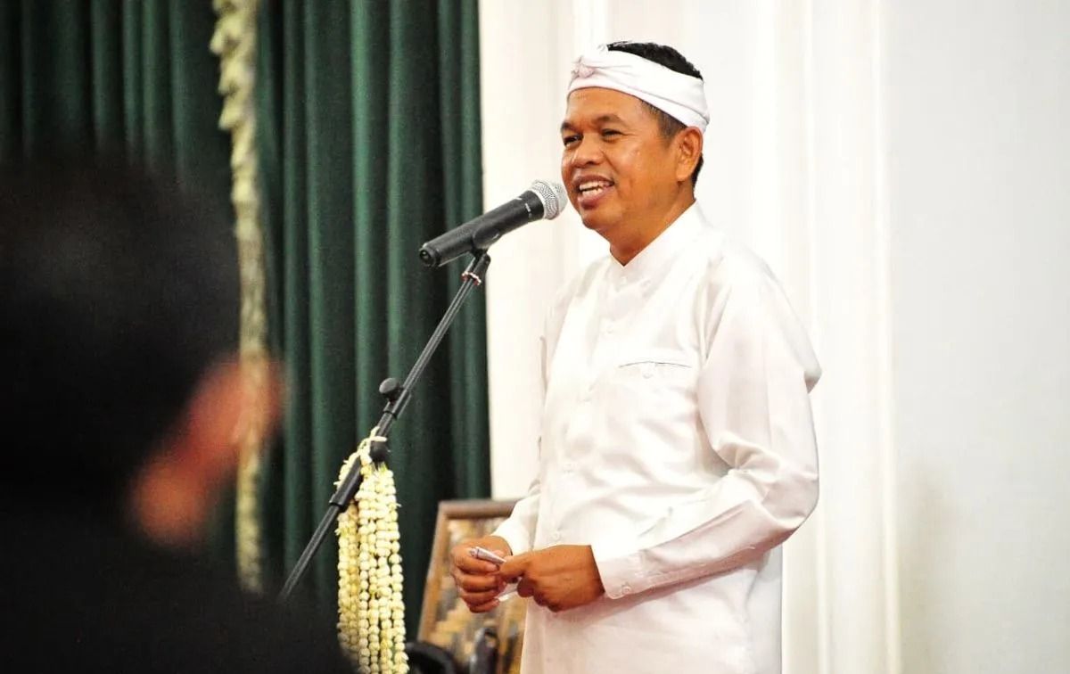 Arsip - Gubernur Jawa Barat Dedi Mulyadi memberikan keterangan di Gedung Sate Bandung, Rabu, 3 Desember 2025. (ANTARA/HO Pemprov Jabar) <b>(Antara)</b>