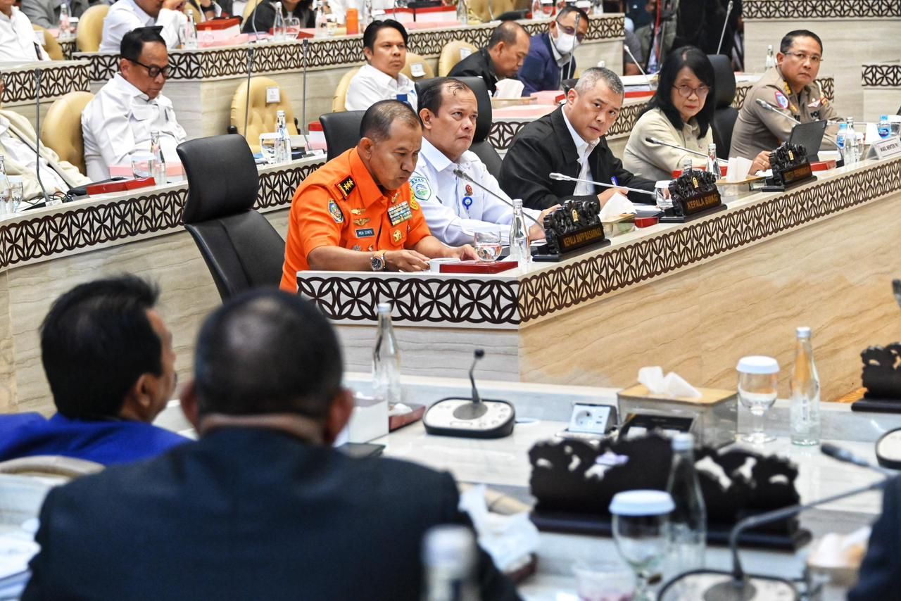 Rapat Kerja Komisi V DPR RI, Senin 8 Desember 2025, di Gedung DPR RI Senayan, Jakarta