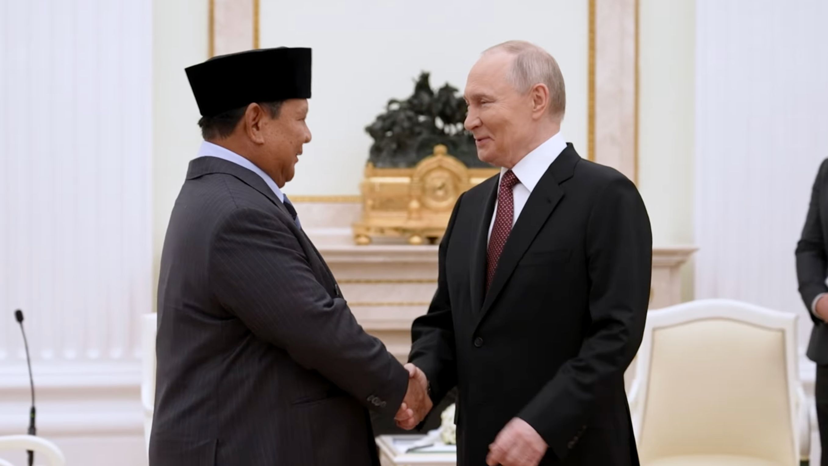 Presiden Prabowo dan Presiden Putin <b>(YouTube)</b>