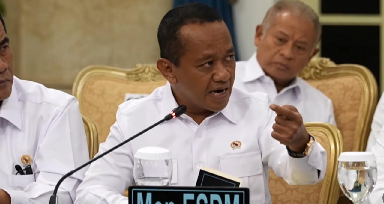 Menteri Energi dan Sumber Daya Mineral (ESDM) Bahlil Lahadalia memastikan stok Bahan Bakar Minyak (BBM) dan LPG dalam kondisi aman memasuki masa liburan Natal 2025 dan tahun baru 2026.  