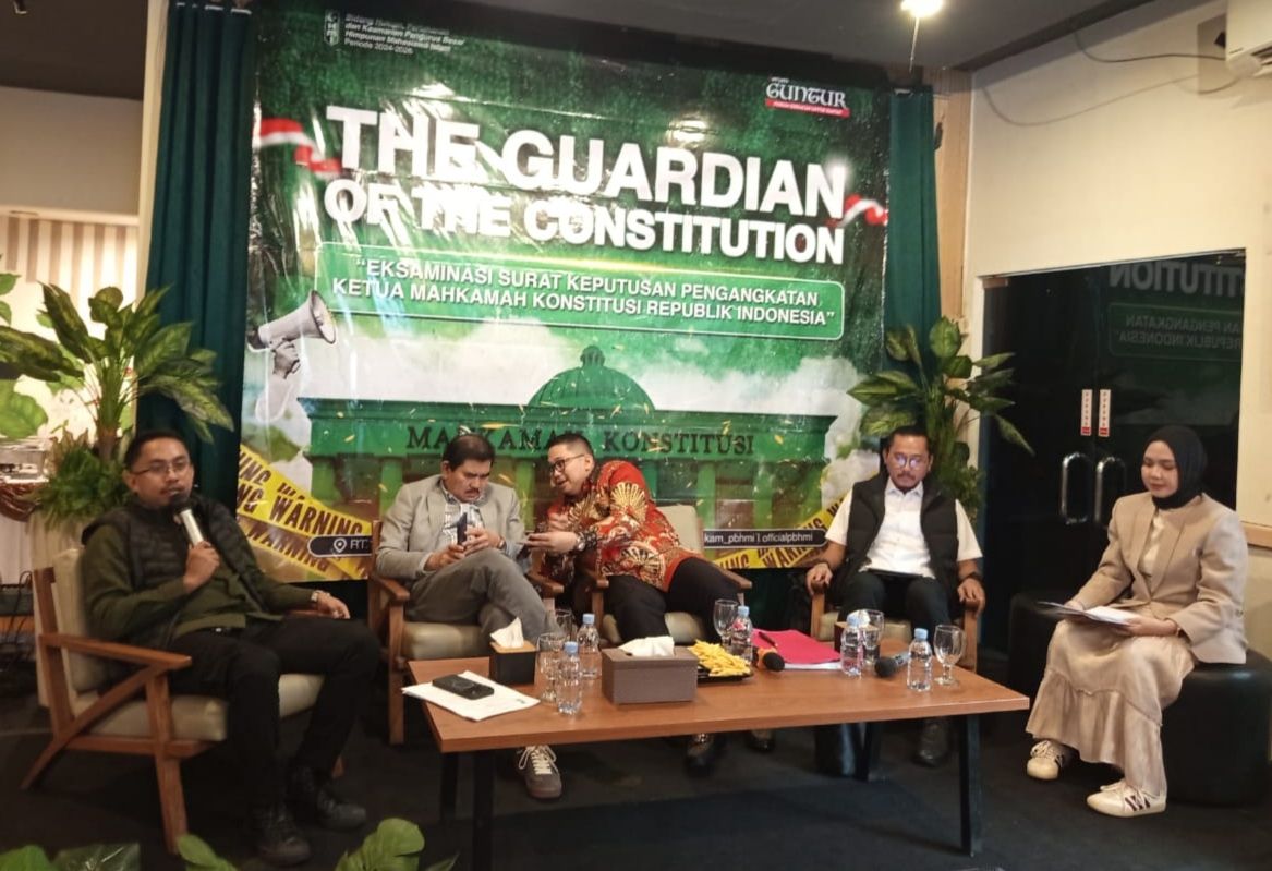 MK diminta mematuhi putusan PTUN. 