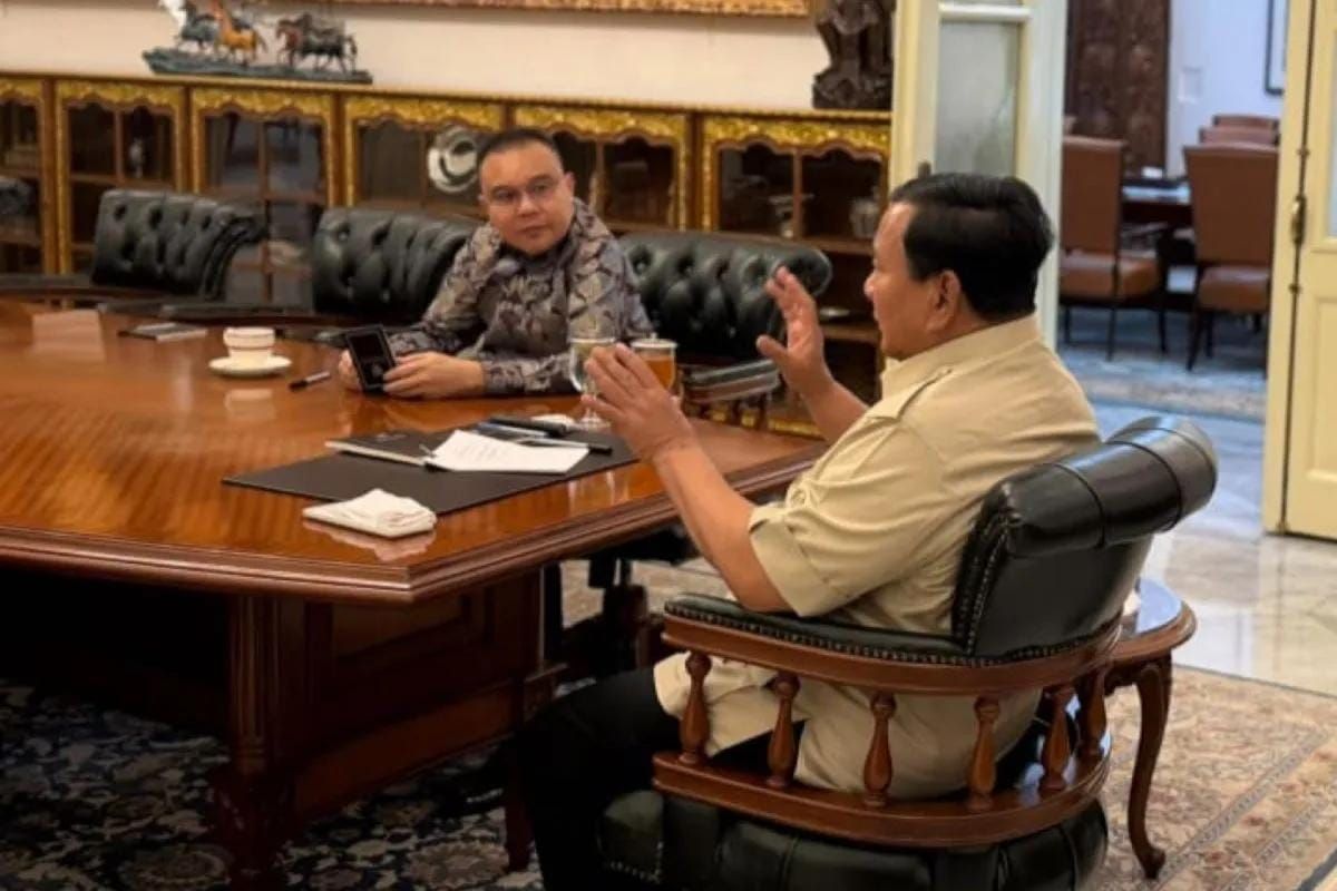 Presiden Prabowo Subianto (kanan) melakukan pertemuan dengan Wakil Ketua Dewan Perwakilan Rakyat (DPR) RI, Prof. Sufmi Dasco Ahmad, di Istana Merdeka, Jakarta, Senin 15 Desember 2025. ANTARA/HO-BPMI Sekretariat Presiden <b>(Antara)</b>