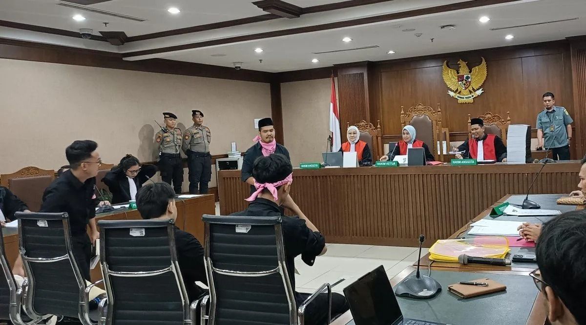 Suasana sidang perdana Delpedro dkk di Pengadilan Negeri (PN) Jakarta Pusat, Selasa, 16 Desember 2025. ANTARA/Khaerul Izan <b>(Antara)</b>