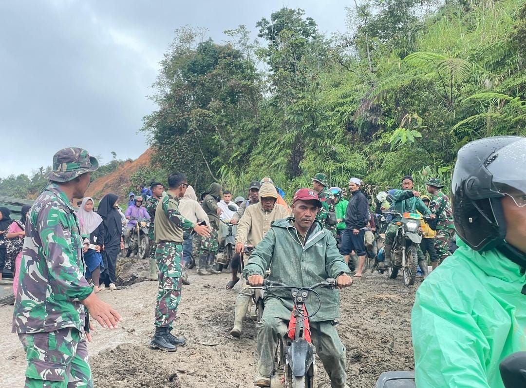 TNI dan Kementerian PU, Akses Jalan Simpang KKA&ndash;Bener Meriah Kembali Tersambung