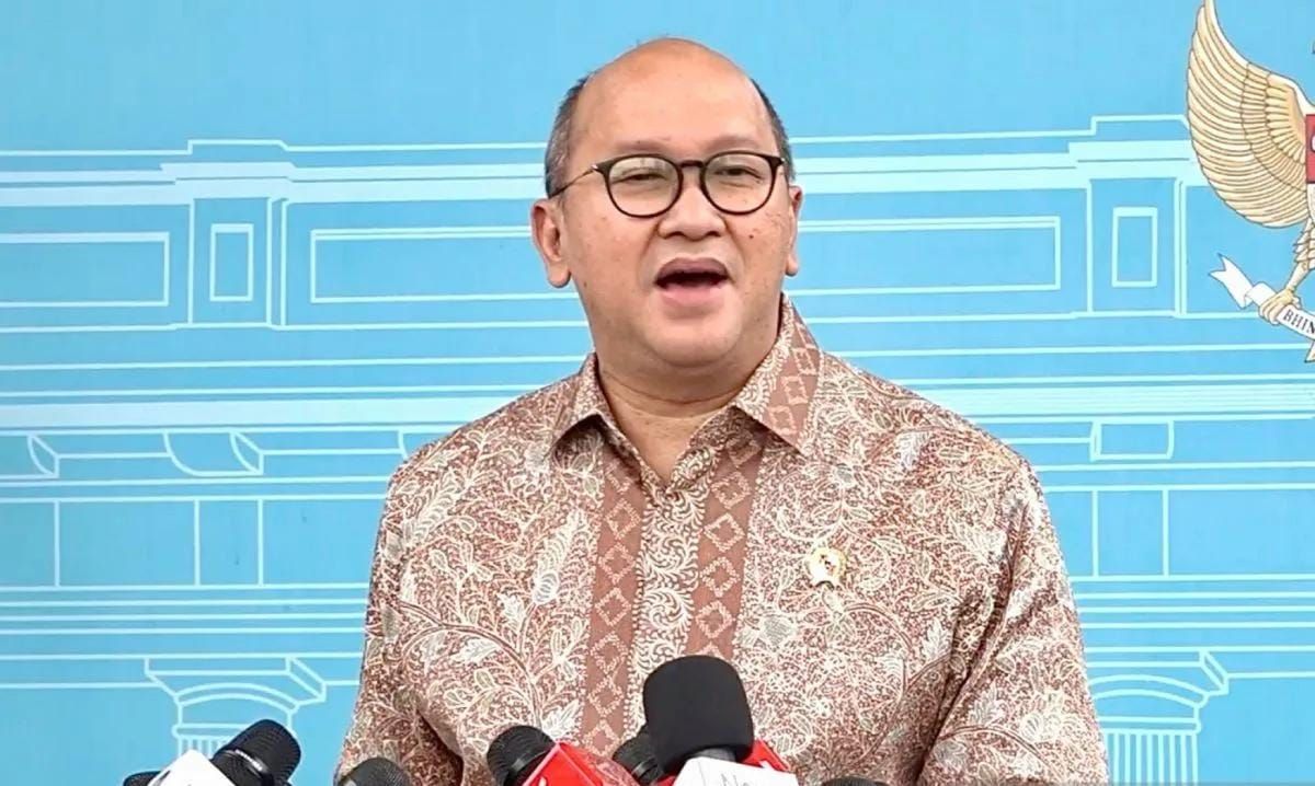 CEO Danantara Indonesia sekaligus Menteri Investasi dan Hilirisasi Rosan Roeslani memberikan keterangan pers di Kompleks Istana Kepresidenan, Jakarta, Rabu 17 Desember 2025. ANTARA/Cahya Sari. <b>(Antara)</b>