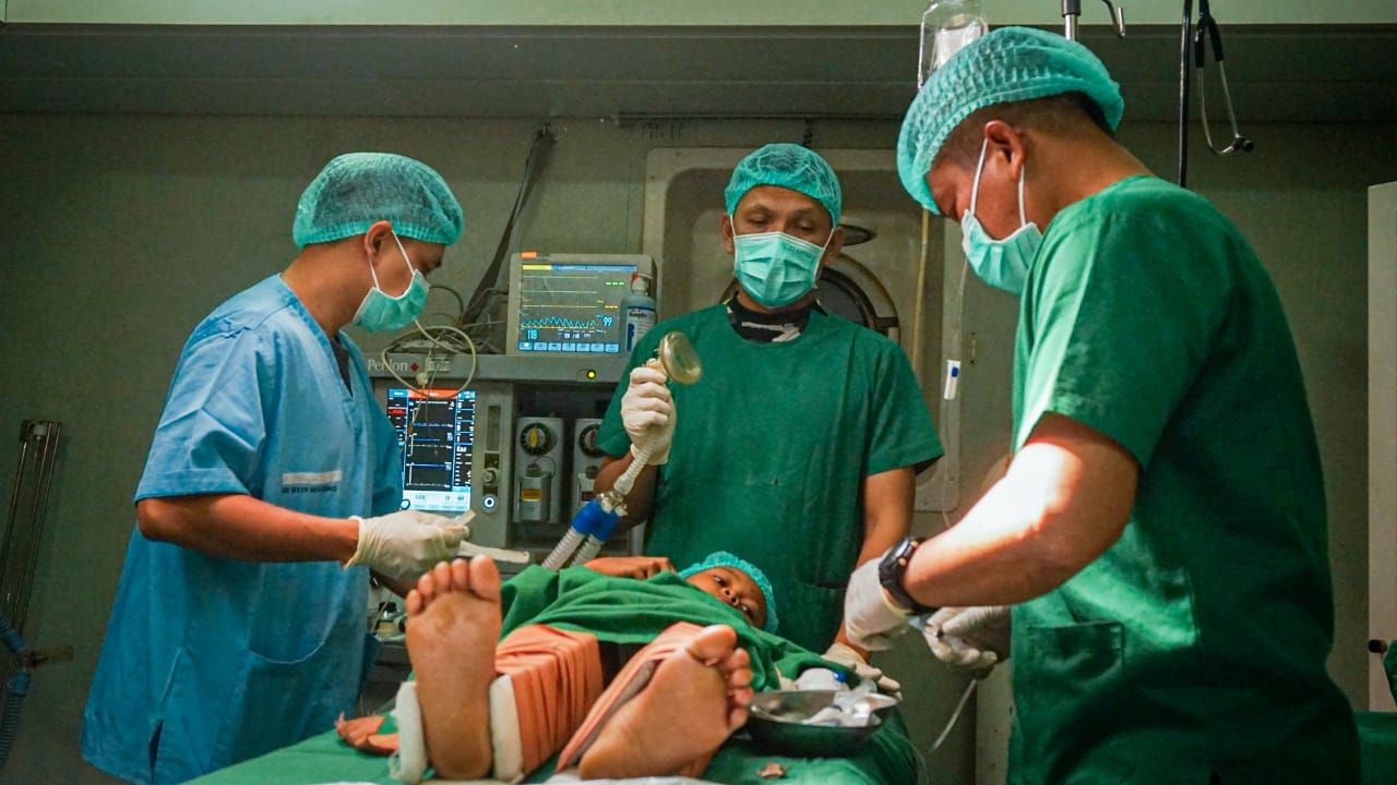  tim medis KRI dr. Soeharso-990