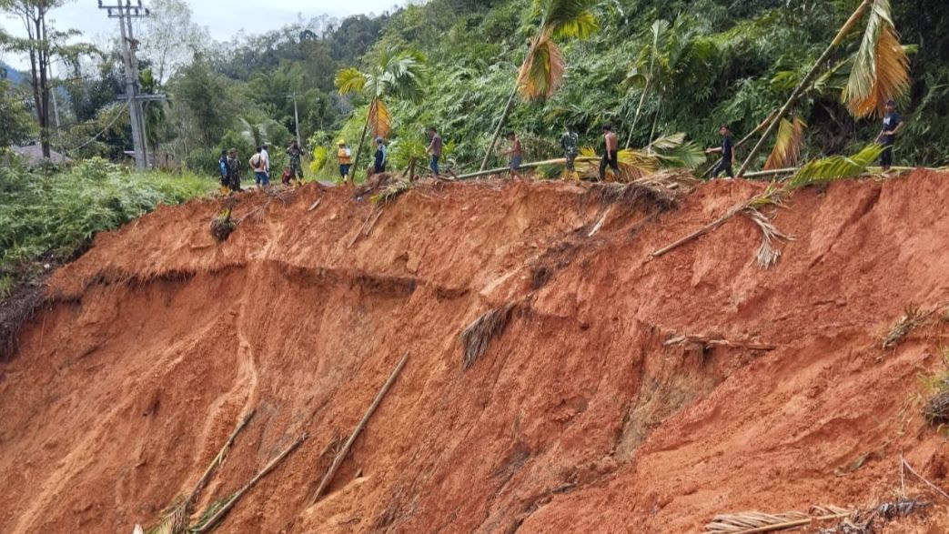 Jalur Tarutung&ndash;Sibolga kembali terhubung  <b>(Dokumentasi )</b>