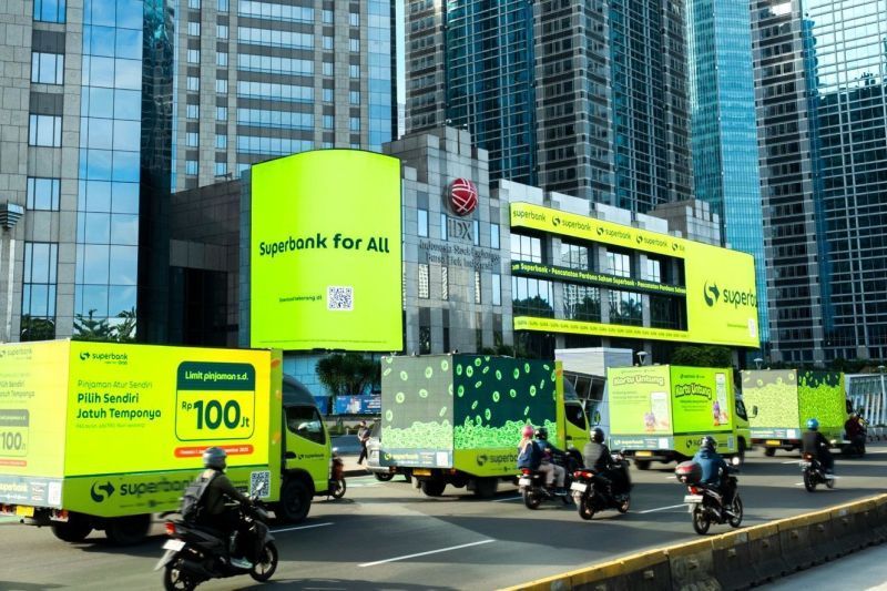 Videotron Superbank di Gedung Bursa Efek Indonesia (BEI) Jakarta.  <b>(ANTARA/HO-Superbank)</b>