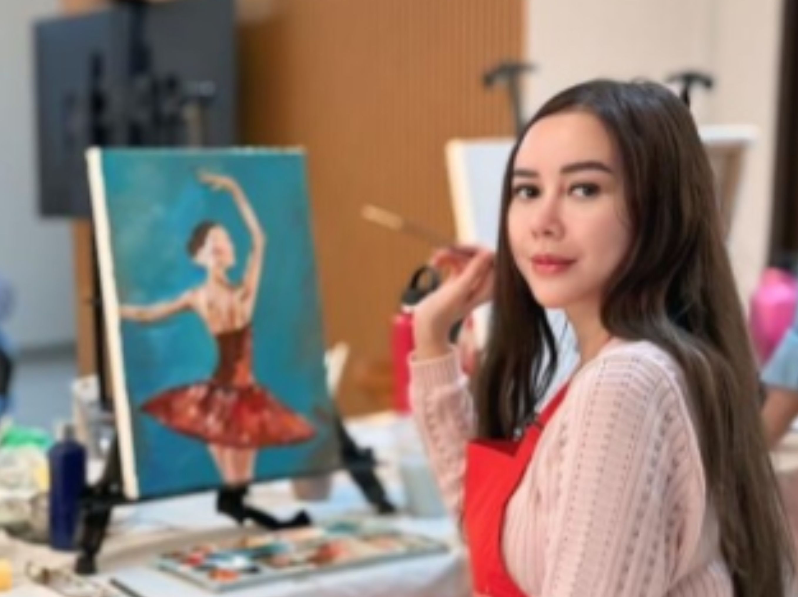 Aura Kasih <b>(IG AURA KASIH)</b>