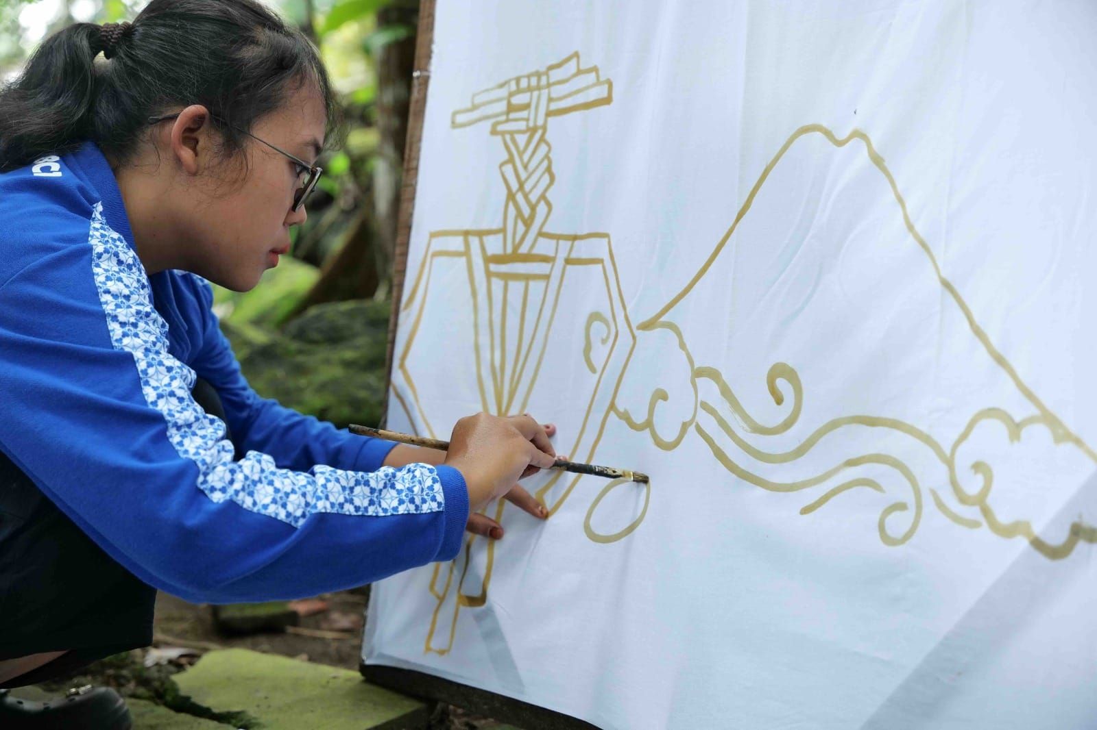 Aktivitas membatik di Desa Wisata Pentingsari, Yogyakarta  <b>(BCA)</b>