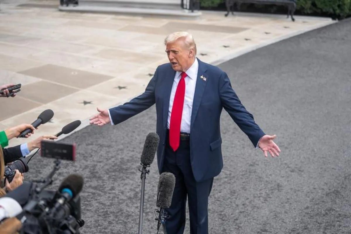 Arsip foto - Presiden AS Donald Trump berbicara kepada wartawan di Gedung Putih di Washington, D.C., Amerika Serikat, 30 September 2025. Trump pada Rabu (26/11) mengatakan pihaknya tidak akan mengundang Afrika Selatan (Afsel) untuk menghadiri Konfere <b>(Antara)</b>