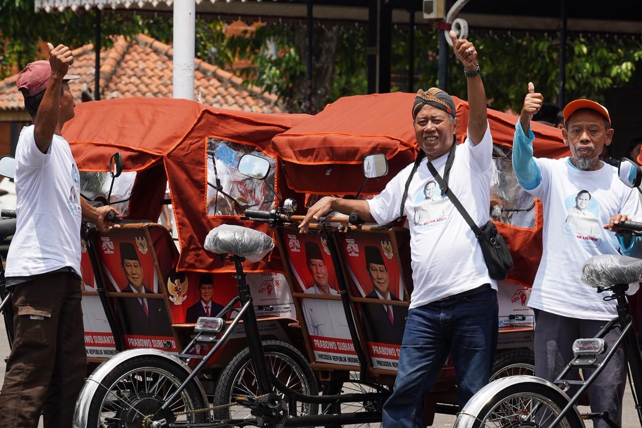 Dapat Becak Listrik, 200 Penarik Lansia Purworejo Doakan Prabowo: Sehat dan Banyak Rezeki <b>(dok)</b>