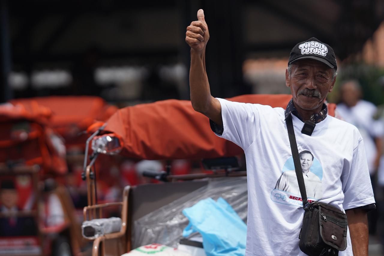 Dapat Becak Listrik, 200 Penarik Lansia Purworejo Doakan Prabowo: Sehat dan Banyak Rezeki <b>(dok)</b>