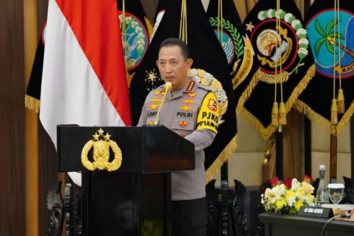 Kapolri Jenderal Pol. Listyo Sigit Prabowo berbicara dalam kegiatan Rilis Akhir Tahun 2025 di Gedung Rupatama Mabes Polri, Jakarta, Selasa 30 Desember 2025. (ANTARA/HO-Divisi Humas Polri) <b>(Antara)</b>