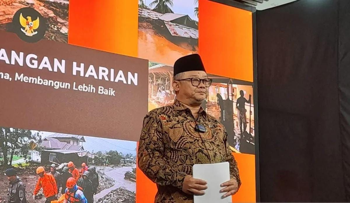 Mendikdasmen Abdul Mu'ti dalam konferensi pers terkait update penanganan sekolah terdampak bencana banjir dan longsor di Aceh dan Sumatera di Kantor BNPB, Jakarta, Selasa 30 Desember 2025, ANTARA/Lintang Budiyanti Prameswari. <b>(Antara)</b>