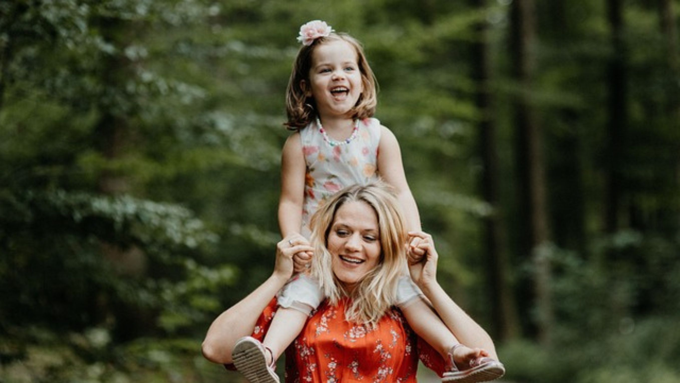 Ilustrasi orang tua dan anak. <b>(Pixabay)</b>