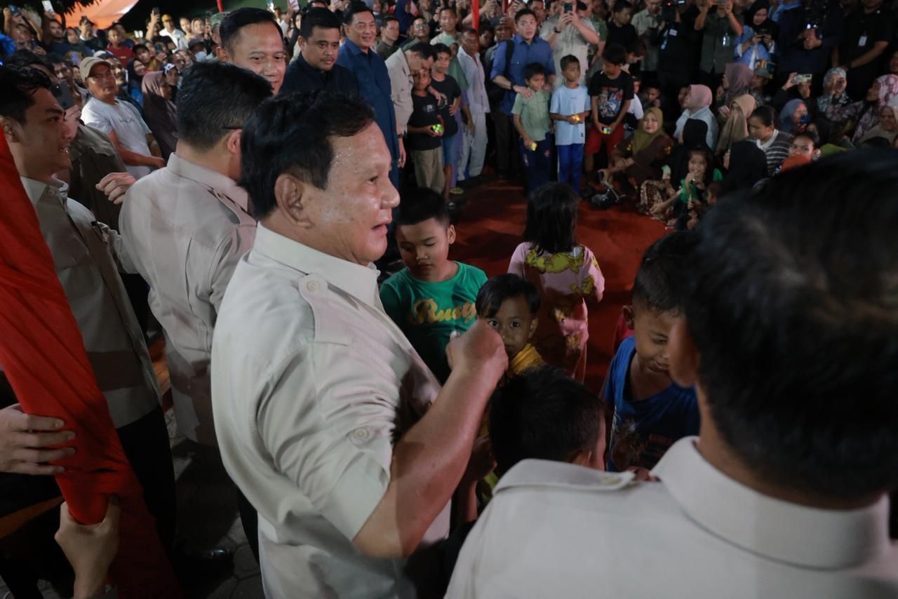 Suasana Malam pergantian tahun di Posko Pengungsian Batu Hula, Kecamatan Batang Toru, Kabupaten Tapanuli Selatan, Rabu, 31 Desember 2025. <b>(Bakom)</b>