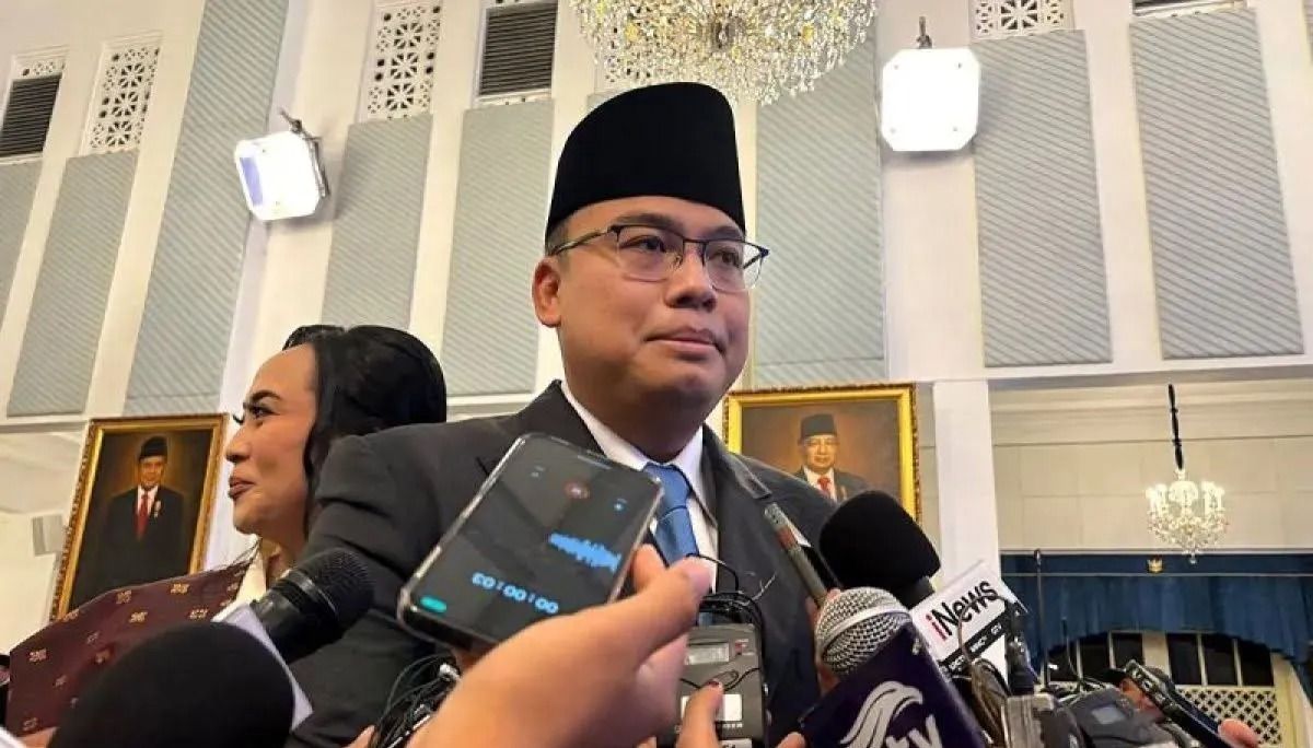 Kepala Badan Komunikasi Pemerintah Angga Raka Prabowo memberikan keterangan usai pelantikan di Istana Negara, Jakarta, Rabu, 17 September 2025. ANTARA/Genta Tenri Mawangi/aa. (M) <b>(Antara)</b>