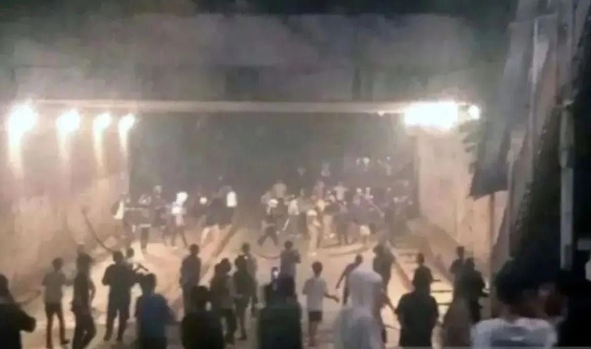 Arsip foto - Peristiwa tawuran yang terjadi di kawasan Manggarai, Jakarta Selatan, Minggu 4 Mei 2025. ANTARA/HO-Instagram/jakartaselatan24jam/pri. <b>(Antara)</b>